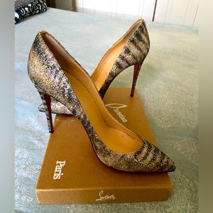 Christian Louboutin, Red Bottoms